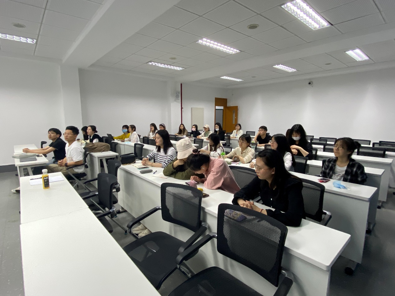 哥伦比亚大学高琴教授为成人影院
师生开展线上专题讲座