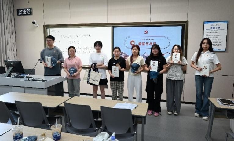 成人影院
硕博学生党支部和人文与艺术学院学硕与本科生联合党支部联合举办中央八项规定精神知识竞赛