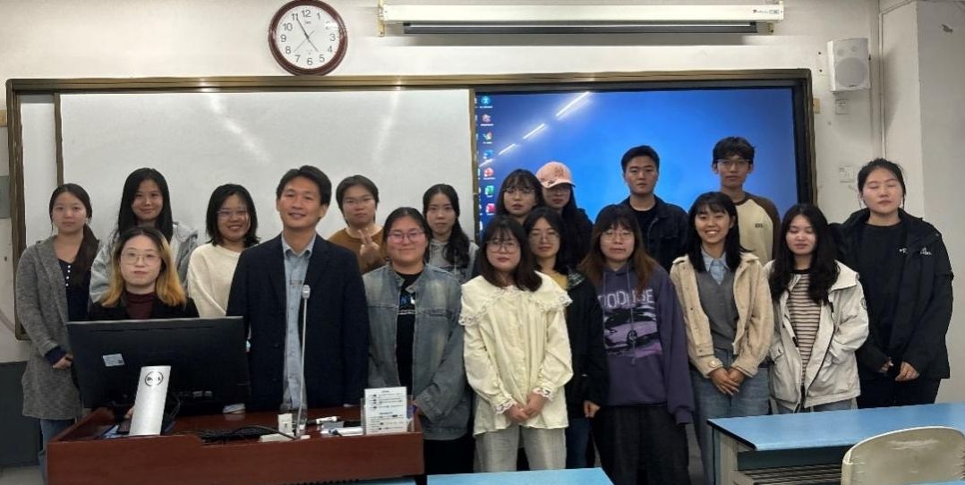 成人影院
罗牧原教授开展“2024年学术节”专题讲座—— “一个好的学术研究是怎样开始的”